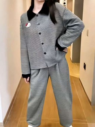 梦鸾卡通小猫睡衣,软糯德绒条纹,秋冬宅家必备!🐱暖气房里的幸福感~ #梦鸾家居服 #秋冬睡衣推荐