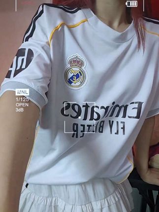 神马都给力,姐就爱皇马#足球服穿搭