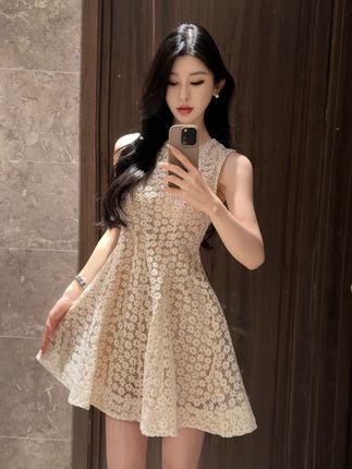 千金感收腰连衣裙#今日穿搭 #爱了爱了 #甜美穿搭 #温柔风穿搭