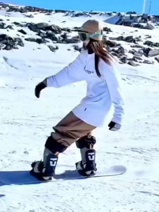#每日分享 #冰雪运动 #冰天雪地任我行 #不一样的感受 #一起滑雪