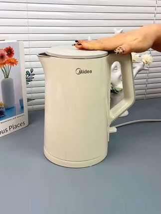 这么好看又便宜的热水壶你真的不考虑一下,国民大品牌美的壶身是双层防烫设计的用着更加放心内胆是三零四不锈钢的没有异味更安全,而且还是一 体成型,关键是颜值还特别高,放在哪里都好看,就现在这个价格,真的很难不动心。#厨房好物 #烧水壶 #美的 #好物推荐分享 #美观实用