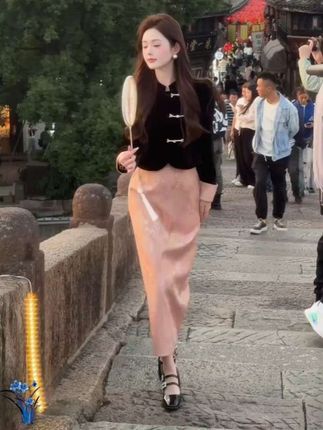 春季复古风盘扣上衣开叉半身裙两件套女御姐气质新中式国风套装裙#新中式穿搭 #国风穿搭 #早秋穿搭 #高级感穿搭