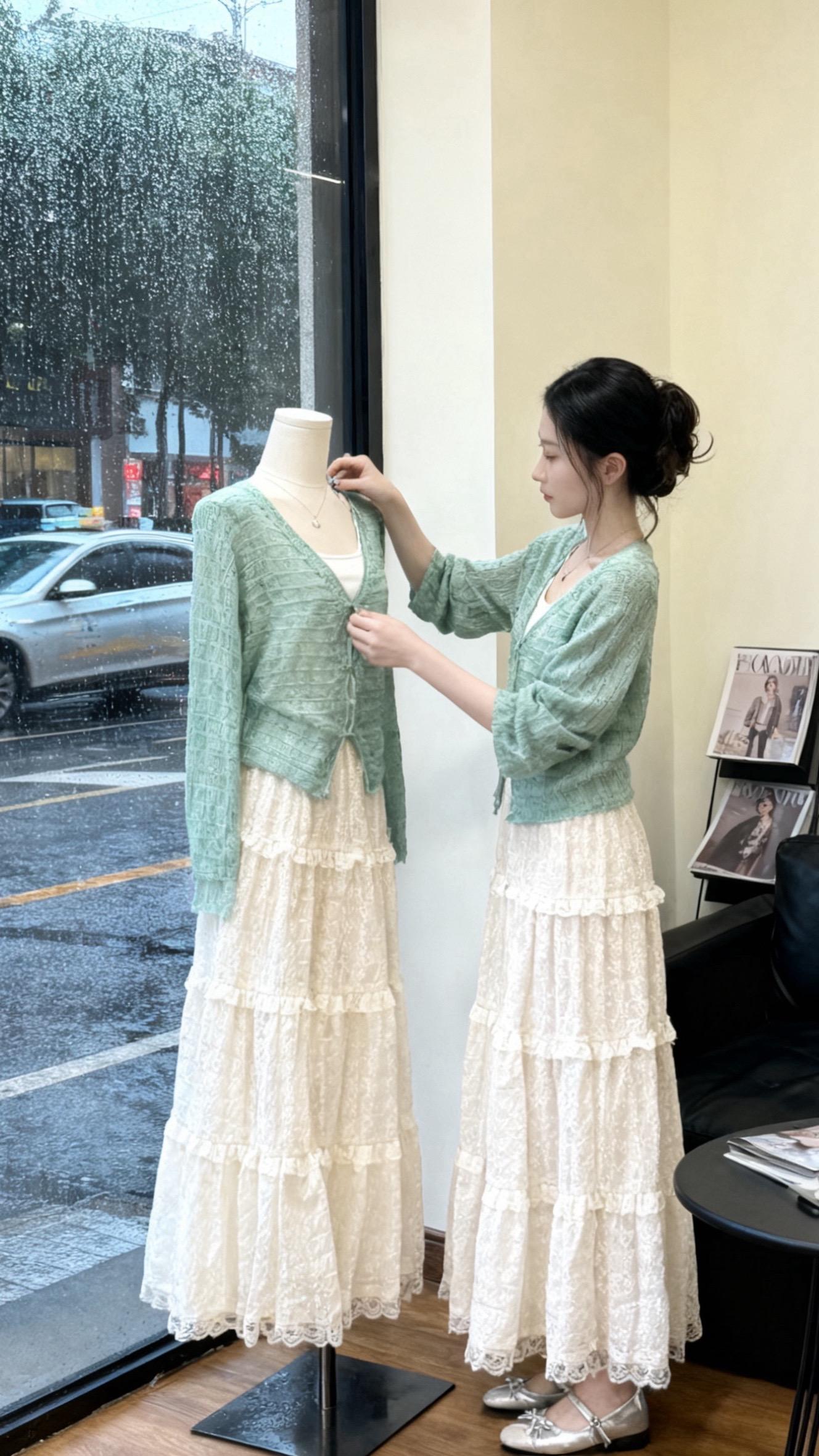 #韩系穿搭 #温柔风穿搭 #优雅气质 #晒晒我的秋日穿搭 #秋季日常实用穿搭思路分享 @DOU+上热门 @DOU+小助手