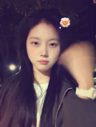 刚洗完头发不听话老往下掉😭#鞭子舞 #手势舞 #手势舞嗨起来