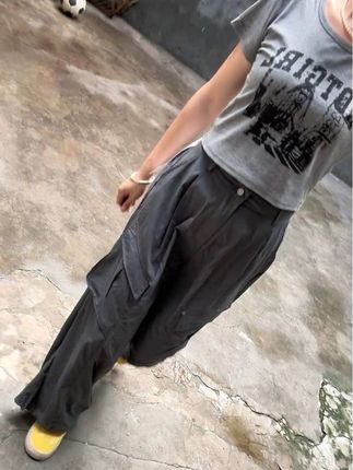 女人最美的样子,不是花枝招展,不是性感妖娆,而是面对琐碎的生活,依然有纯真的笑容,热爱生活的勇气,让自己快乐起来的本事!#今日穿搭 #每日穿搭 #强烈推荐 #穿搭 #显瘦穿搭