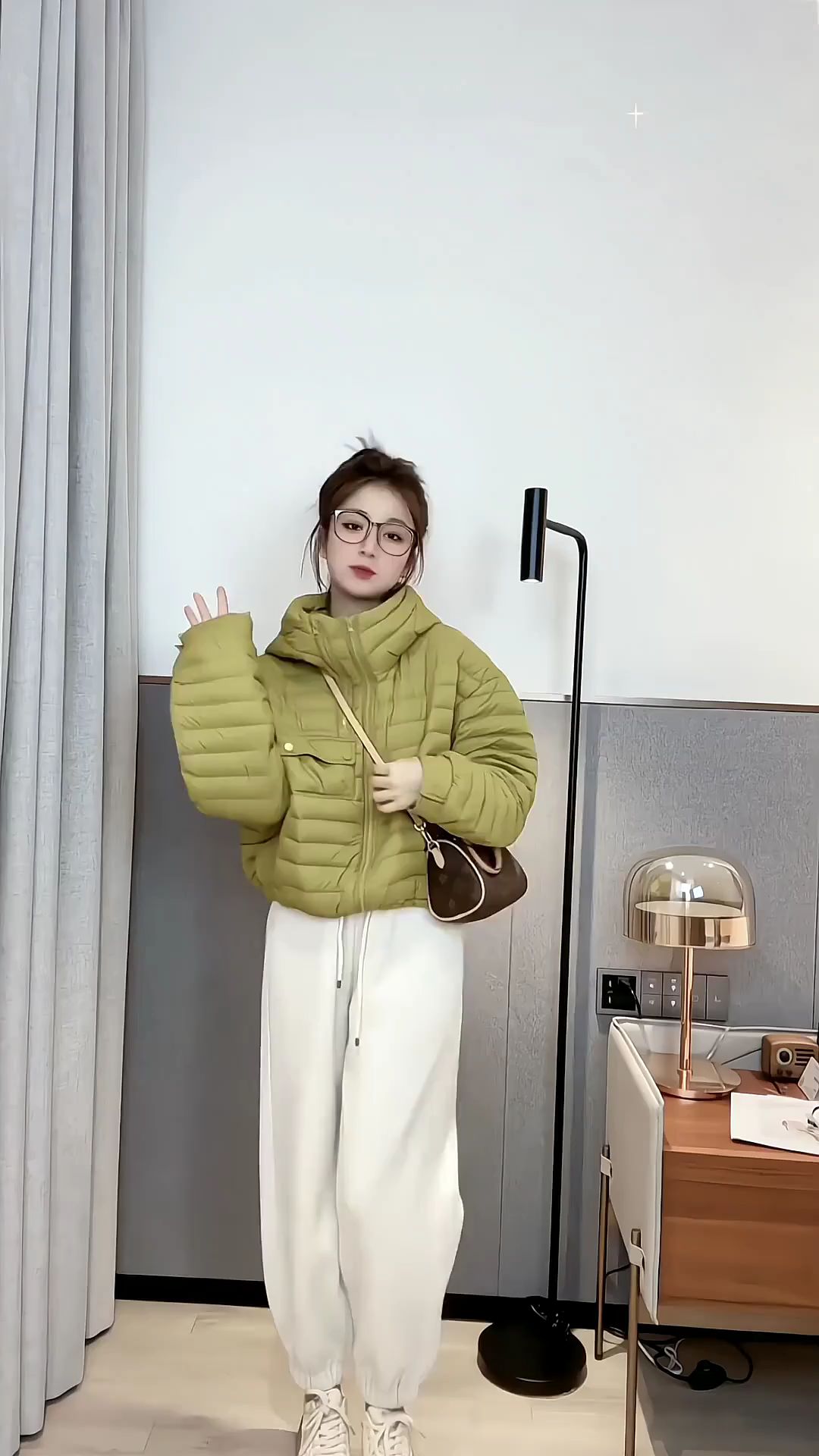 #创作灵感 #穿搭不重样 #我家衣服最美 #欧韩穿搭 #外套分享