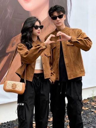 秋天的风有点凉,幸好有件情侣款外套#早秋冷冽又随性的气质穿搭#小个子秋冬穿搭#我是又甜又酷的流光系少女#早秋黑白灰穿搭测评