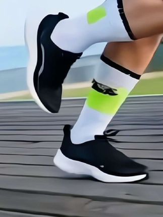 #李宁轻羽丨跑步鞋密织布春季运动训练柔软减震休闲男士轻便跑鞋#创作灵感