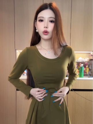 2025秋季新款纯欲辣妹V领掐腰长袖T桖女百搭修身显瘦收腰小众设计#爆款热卖中 #显瘦穿搭 #好物推荐🔥 #美出高级感 #上衣 @DOU+小助手 @DOU+好生意 @DOU+上热门 🔥 @抖音小助手