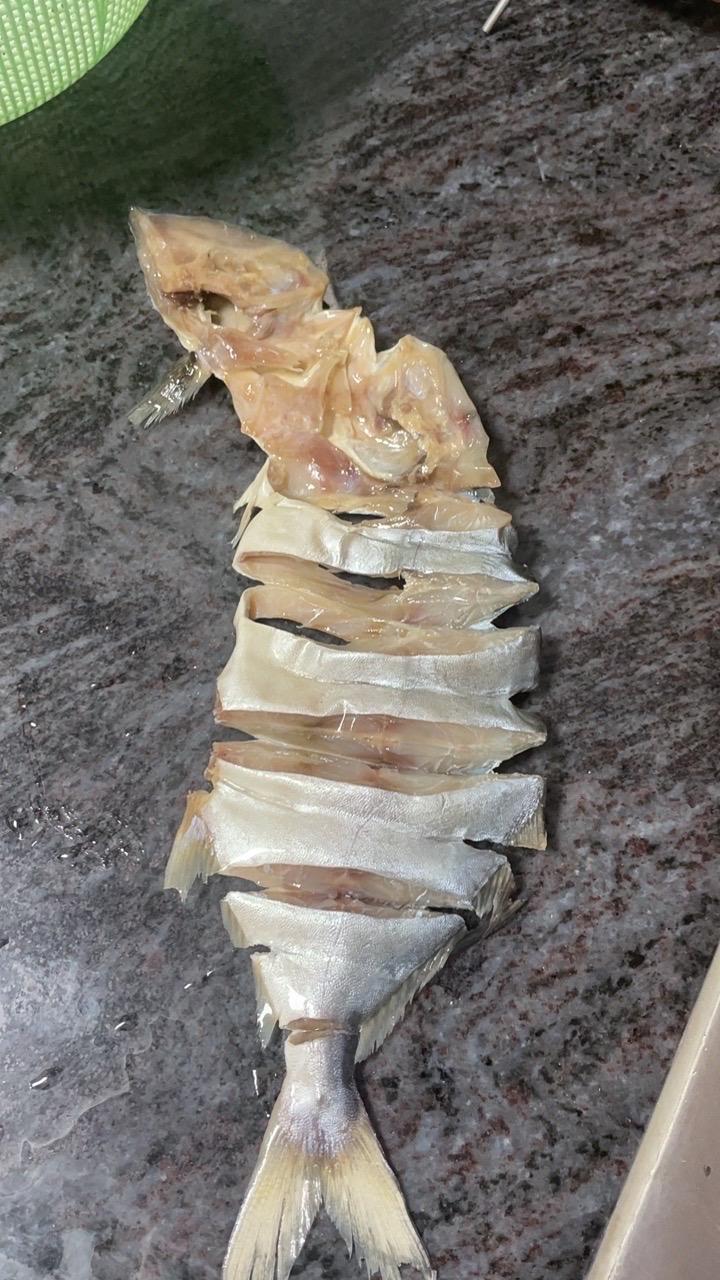 真的是买家秀和卖家秀啊,这鱼是真的小,打开感觉鱼肉是坏的,闻了一下感觉质量不怎么好,还是不要在抖音平台买东西了,都是智商税੧😭੧