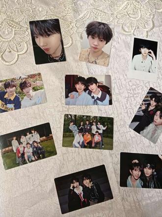 拆四代随机和跨代卡包 跨代一包出橹穆天魔 嗯对 但是主播是唯粉 嗯对 感谢#贺峻霖 师兄出场 #新音卡包 #跨代小卡