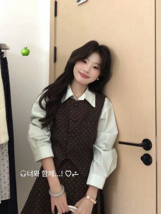 韩系高级感穿搭独特长袖衬衫洋气减龄咖色波点马甲a字百褶裙套装#慵懒#百搭#舒适#宽松#休闲
