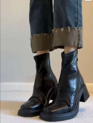 新款时尚百搭圆头厚底马丁靴女后拉链真皮短靴百搭粗跟时装靴#女鞋 #女靴 #马丁靴 #时装靴 #好穿不累脚