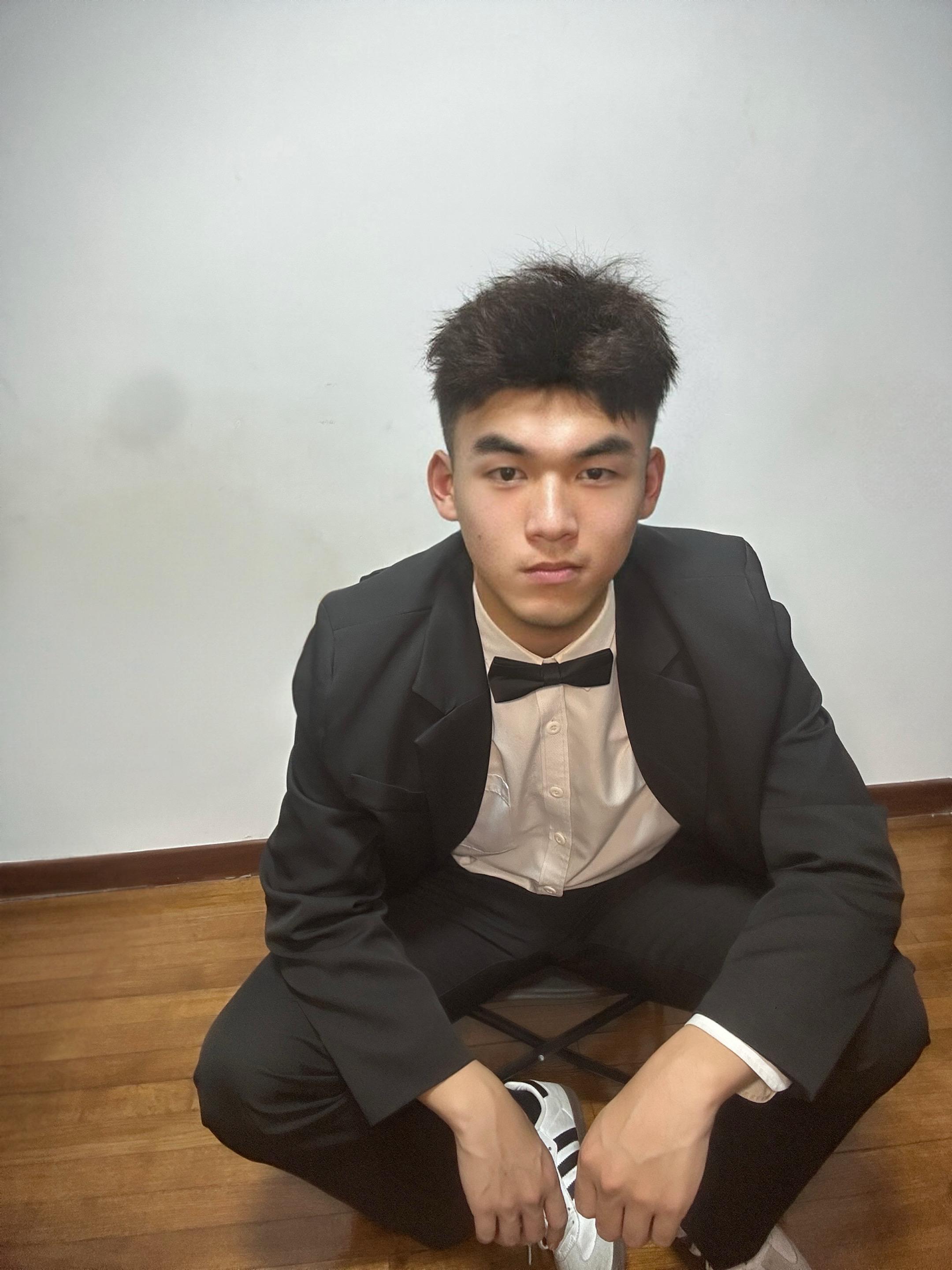 离婚后想开了很多。#你的叔 #西装 #人夫感 #185 #top