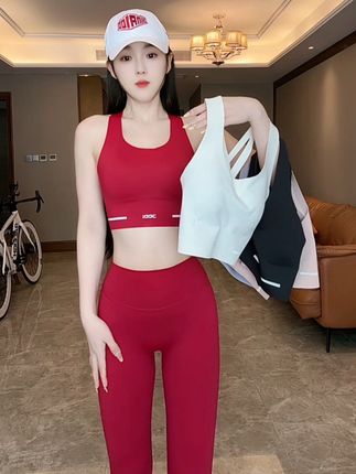 一片无痕高强度,轻薄透气,吸湿速干,不勒肉不闷汗,高支撑力 高稳定性,跑步日常都能穿,好看又好穿#马拉松#跳绳#大数据推给有需要的人 #高强度运动背心 #跑步
