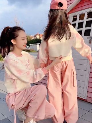 #高品质童装 #女童套装 #酷女孩穿搭 #生女儿就要这样穿 #生女儿就是用来打扮的 @DOU+小助手 @DOU+上热门