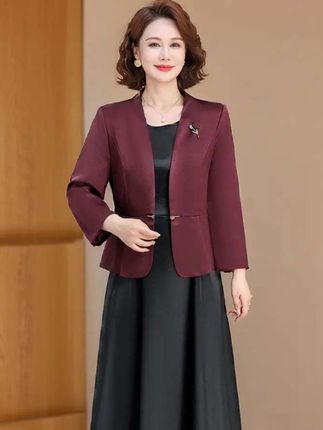 贵夫人妈妈秋装外套2025年:/ 新款中老年高档洋气连衣裙阔太太两件套