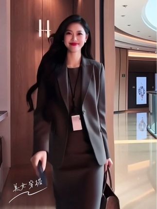 #西服套装搭配 #职场穿搭显高显瘦 #高端大气 #穿出女人味 #通勤搭配 穿上干练气质高雅时尚