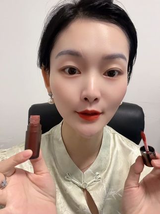丝绒口红试色来了!到手六支 每个颜色都显白又高级 没有踩雷的色号 学生党必入哦!#口红试色#丝绒口红#唇泥质地#显白高级#不沾杯不掉色