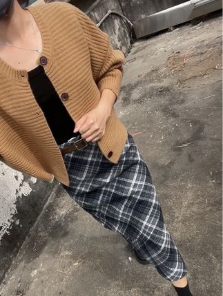 如今的我,不想再去讨好任何人,不管什么关系,只要你想离开,随时都可以,甚至 都不用告诉我为什么,留不住的人,解释再多都是借口”#穿搭#秋季穿搭#针织开衫