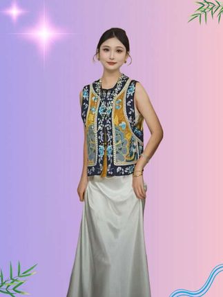 #国风元素 #国风马甲 #重工刺绣 #中式服装 #新中式马甲