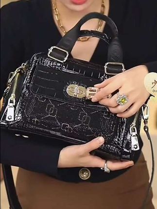 精致品质时尚实用耐用档次镶钻单肩斜挎手提贵妇包 #钰玉品质皮包包 #钰玉欧菲亚丹品牌包 #钰玉轻奢女包 #钰玉箱包 #钰玉鞋靴箱包