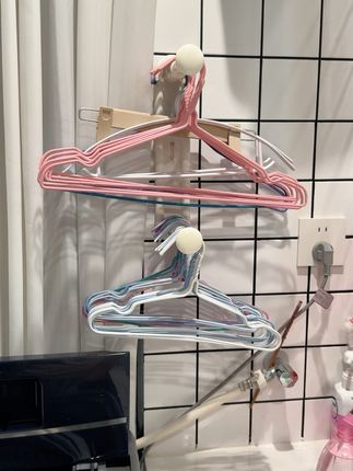 哈哈哈哈🤣 抖音果然没白刷 洗衣机头上必备一个衣架收纳 这样晾衣服拿取太方便了 😎😎😎😎#衣架收纳 #衣架收纳神器