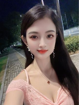 “真好听啊,像离别、像重逢、像释怀、像遗憾”#你把爱情给了谁 #抖音小助手