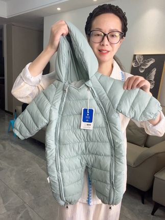 姐妹们捡大漏了,居然这个价格入手了这件品质特别好的羽绒棉服,上身特别的暖和#潮童穿搭 #婴童服装 #高品质童装 #秋冬穿搭 #连体衣