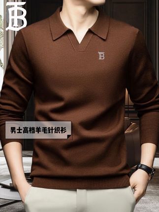 剪裁与色彩:修身剪裁勾勒身形却不紧绷,偏瘦或有肌肉线条的男士都能轻松驾驭,告别秋冬臃肿感。主打深灰、藏蓝、米白等经典纯色,简约高级且百搭,藏蓝色更能中和秋冬沉闷感,彰显低调气质#品质男装 #高贵上档次男装西服 #商务休闲 #高端男装 #强烈推荐