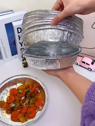 如果你家有空气炸锅又不想刷锅,一定要备上这个锡纸盘!烤美食的时候直接垫在下面,不仅导热速度快,食物也熟得更均匀。关键烤完锅底还是很干净的,都不用洗了!加厚加硬的材质,端着也不会烫手,真的太方便了!#每日分享 #锡纸盘 #空气炸锅锡纸盘 #家用好物 #好物分亨