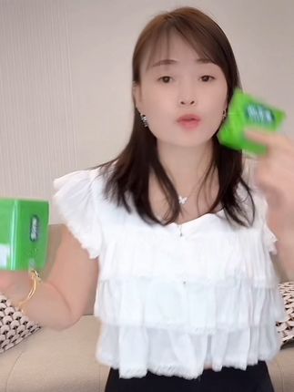 #创作灵感 漂亮的姐妹们,咱们家梅子口感酸酸甜甜非常好!一天一颗不会让你失望哦!适合很多姐妹的口感,现在有活动,可以试吃三颗,还有运费险!姐妹们把握机会#精致女人必备 #好物推荐🔥 @DOU+小助手