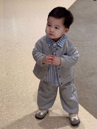 我不在任何人的计划里 我的计划里只有孩子 我不吃任何大饼 不听任何漂亮话 没人扶的时候自己站稳  只信自己#高品质童装 #宝妈情感共鸣 #幼儿园穿搭 #人类幼崽又奶又酷穿搭 #早秋这样穿