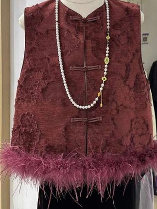 新中式国风提花鸵鸟毛拼接上衣2025秋冬新款复古时尚坎肩无袖马夹#上热门#马甲#情感@抖音创作灵感