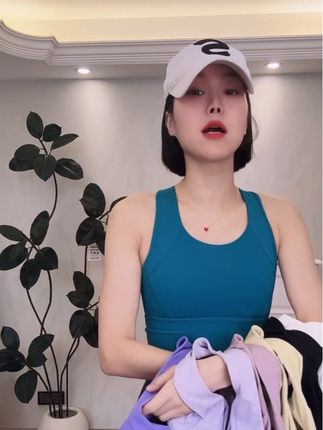 / 跑步背心式运动文胸裸感健身衣舒适时尚美背聚拢防震外#跑步背心#时尚美背#运动文胸 #美背背心 #吊带背心