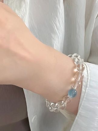 “白衬衫+水晶海蓝宝手链,清透感直接拉满!腕间这抹精致,谁看了不心动啊💫”#水晶手串 #露思同款水晶手串#