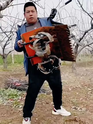 五羊本田小型多功能微耕机,翻地多用四冲程汽油开沟犁地开荒耕地机#农民好帮手#微耕机#高性能实用工具@巨量引擎小助手