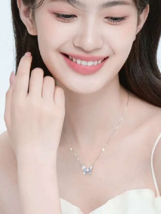 如蝶绽放 为爱而生 夜光冰屿蝴蝶项链 #七夕 #惊喜 #送女生礼物 #生日礼物 #爱的礼物
