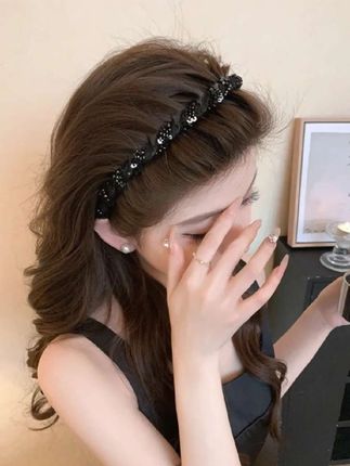 这款小香风珠珠发箍带上好显发量,轻松打造#高颅顶,真的好美#反正都可以戴#发箍这样戴好美#饰品分享#美出高级感