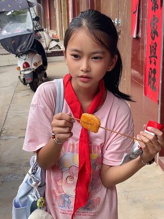 这衣服搞的那么脏😓