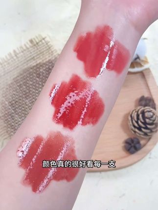 平价好看的唇釉推荐 #口红试色 #唯资 #唇釉 #女孩子买点口红怎么了 #平价彩妆 @DOU+上热门