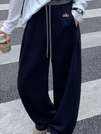 秋款刺绣小标云感织带裤马卡龙美式无痕腰休闲弯刀弯刀裤#牛仔裤 #女装 #今日穿搭 #高级感穿搭 #休闲裤