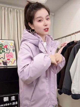 #加厚冲锋衣 #面料柔软舒适保暖 #遮肉显瘦 #棉服也能穿出时尚感 #谁穿谁好看