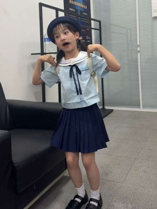 小书乐《上学歌》排练完整版!每次上台前最紧张的应该就是妈妈,书乐真的挺放松的~现拍现上台,表现的还挺稳~#马书乐 #开门大吉 #上学歌