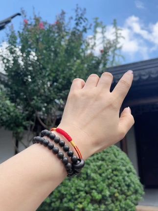 每个女生都有的红绳手链, 不仅仅是好看,心诚则灵 长虹款金刚结 有红有金有安 红红火火 多金多米 平安喜乐
