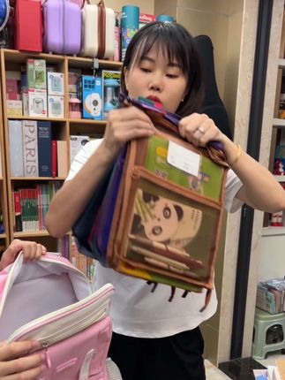 快开学了,老师建议提前给孩子买这种科目分类收纳袋,尽量买这种L型大开口设计的,拿取特别方便,还是多层的设计,可以分类收纳,找起来一目了然。#科目袋#文具安利