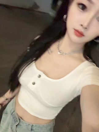 不是人人都有良心,不是谁都能配你的真诚,树叶不是一天黄的,人心不是一天凉的。#自悟自渡自醒