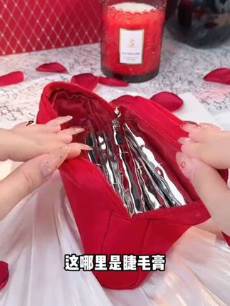 银管防水睫毛膏纤长浓密防水防汗不晕染打底定型膏    。求求这玩意儿千万别停产,这才是真的刷睫毛神器,新手党也能拥有不#太阳花睫毛不#防水防汗不晕染#睫毛膏#美出高级感 #好物推荐@DOU+上热门 @DOU+小助手