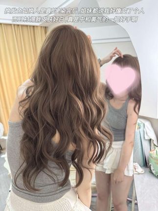 #发色推荐 #显白发色 #亚麻棕色 #自己在家染头发 #染发膏夏季显白发色   真的被这个发色美哭了🙈