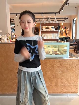 女儿11岁身高1米36体重52斤,衣服买140鞋35码,同年龄的你们家孩子多高多重了?